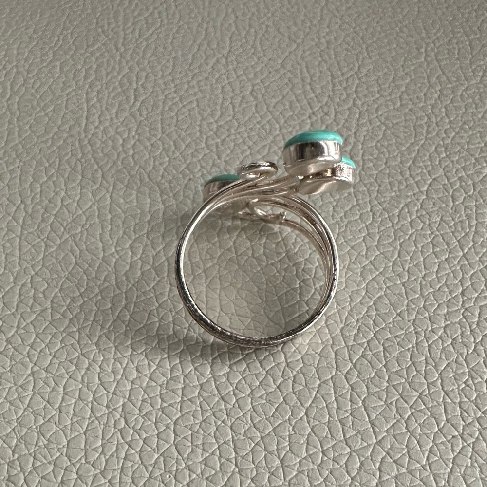 Turquoise & Sterling Silver Wrap Around Ring - Picture 3 of 5
